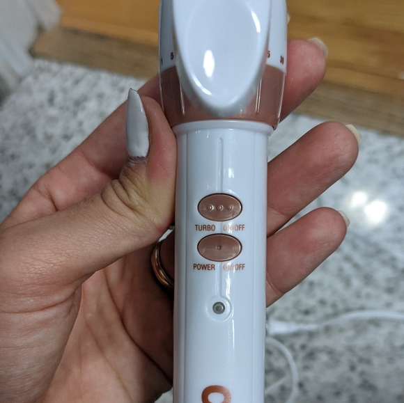 Conair 1/2 inch Curling iron - Picture 4 of 5